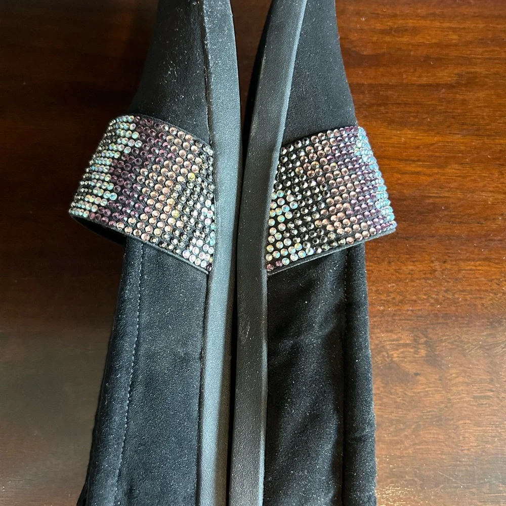 Fancy slippers. - Picture 2 of 5